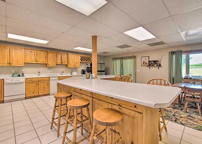 Idyllic Mt Sterling Retreat W/ Private Lake! Buckhorn