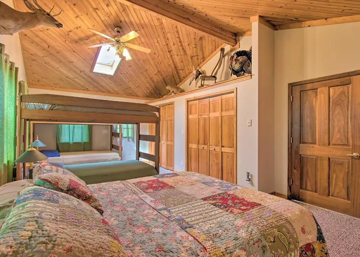 Ferienhaus Idyllic Mt Sterling Retreat W/ Private Lake! Buckhorn