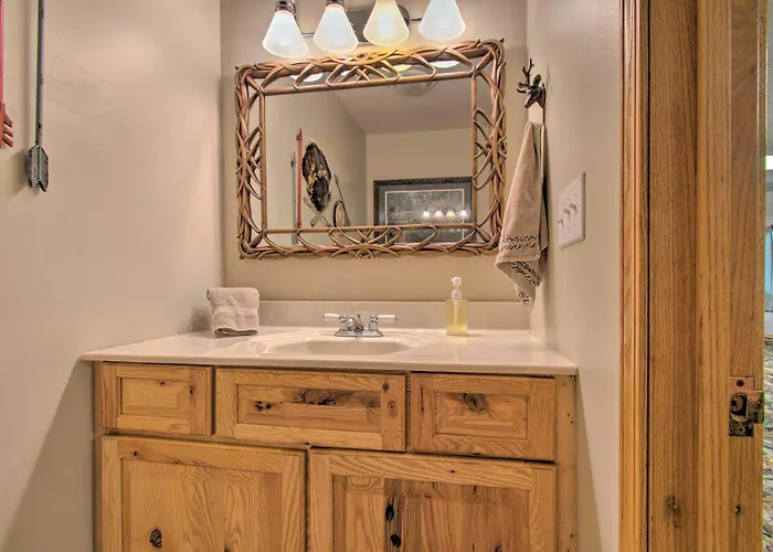 Idyllic Mt Sterling Retreat W/ Private Lake!