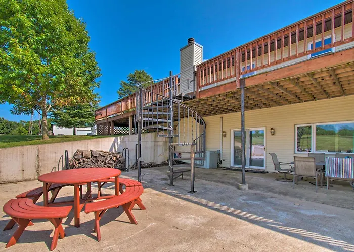 Idyllic Mt Sterling Retreat W/ Private Lake! Ferienhaus