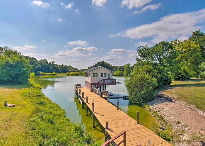 Idyllic Mt Sterling Retreat W/ Private Lake! Buckhorn