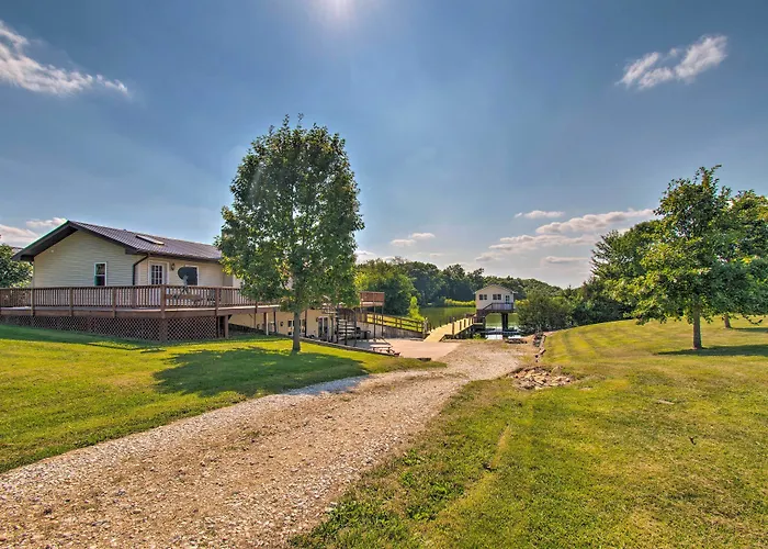 Idyllic Mt Sterling Retreat W/ Private Lake! Hébergement de vacances *